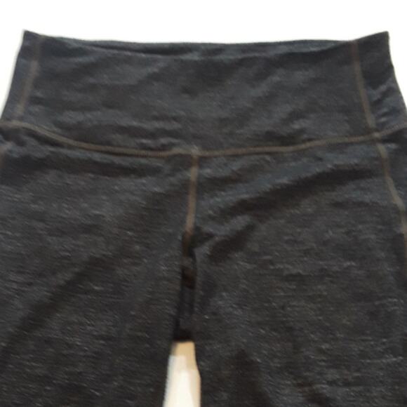 Athleta Sz XS Gray Chaturanga Capri leggings - Picture 6 of 12